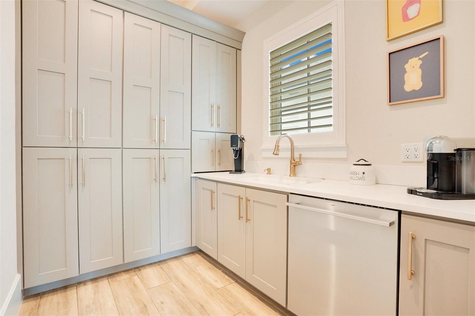 BALDWIN PARKA REP 1 - Residential