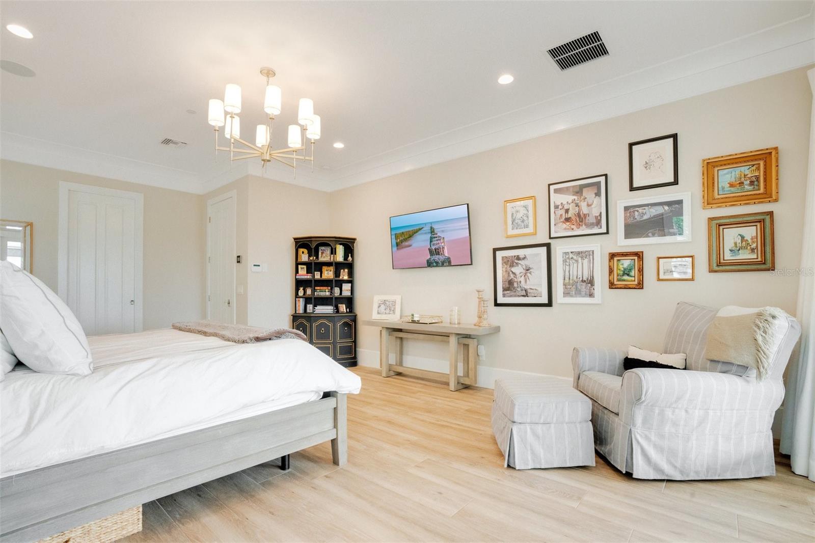 BALDWIN PARKA REP 1 - Residential