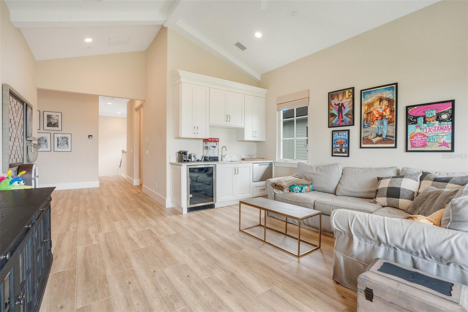 BALDWIN PARKA REP 1 - Residential