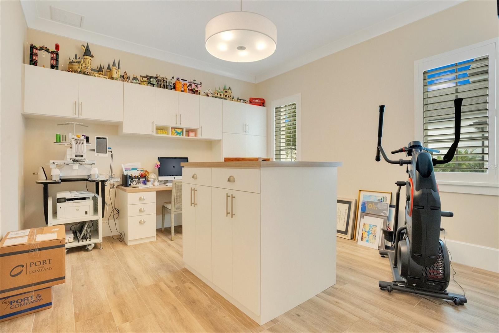 BALDWIN PARKA REP 1 - Residential