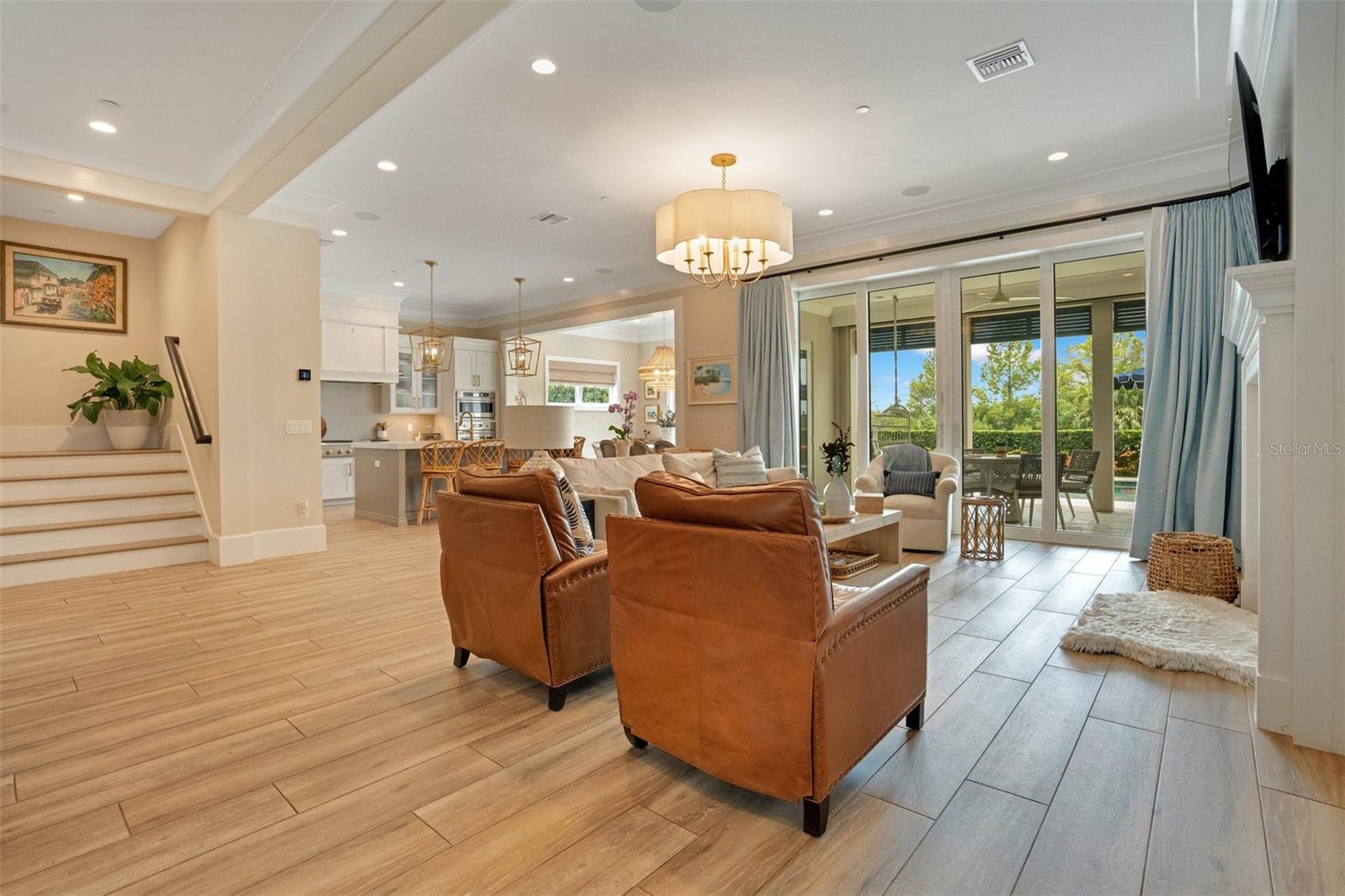 BALDWIN PARKA REP 1 - Residential