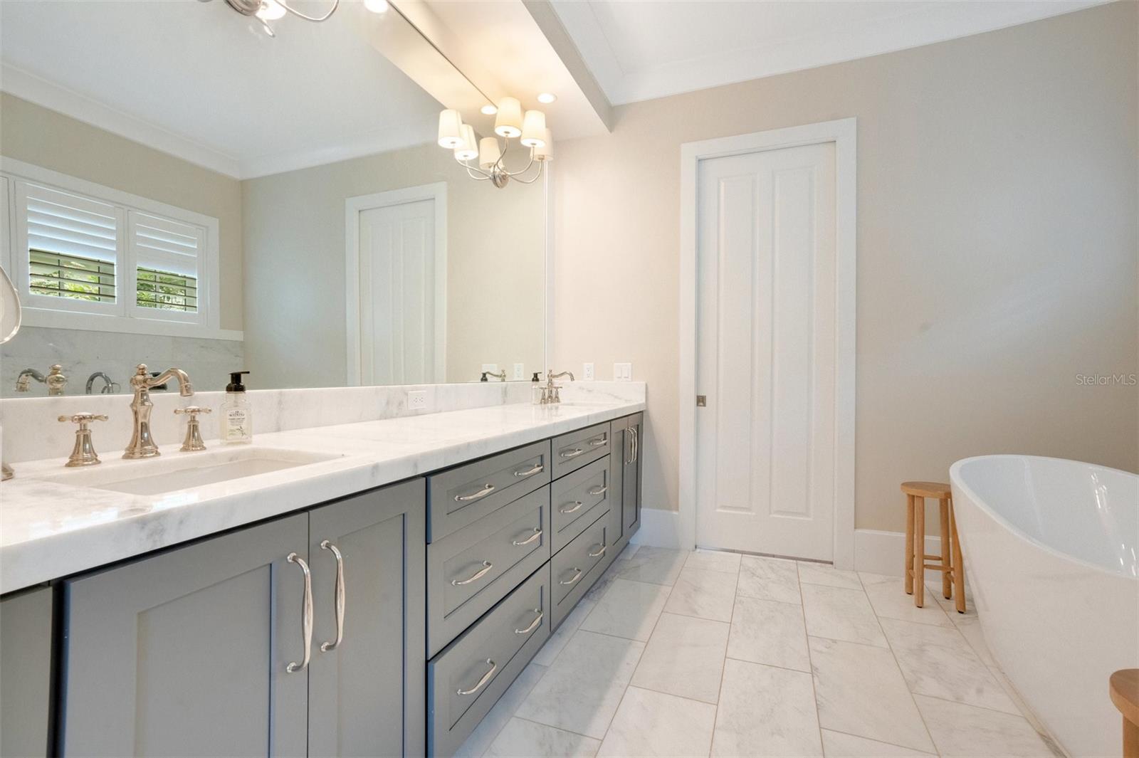 BALDWIN PARKA REP 1 - Residential