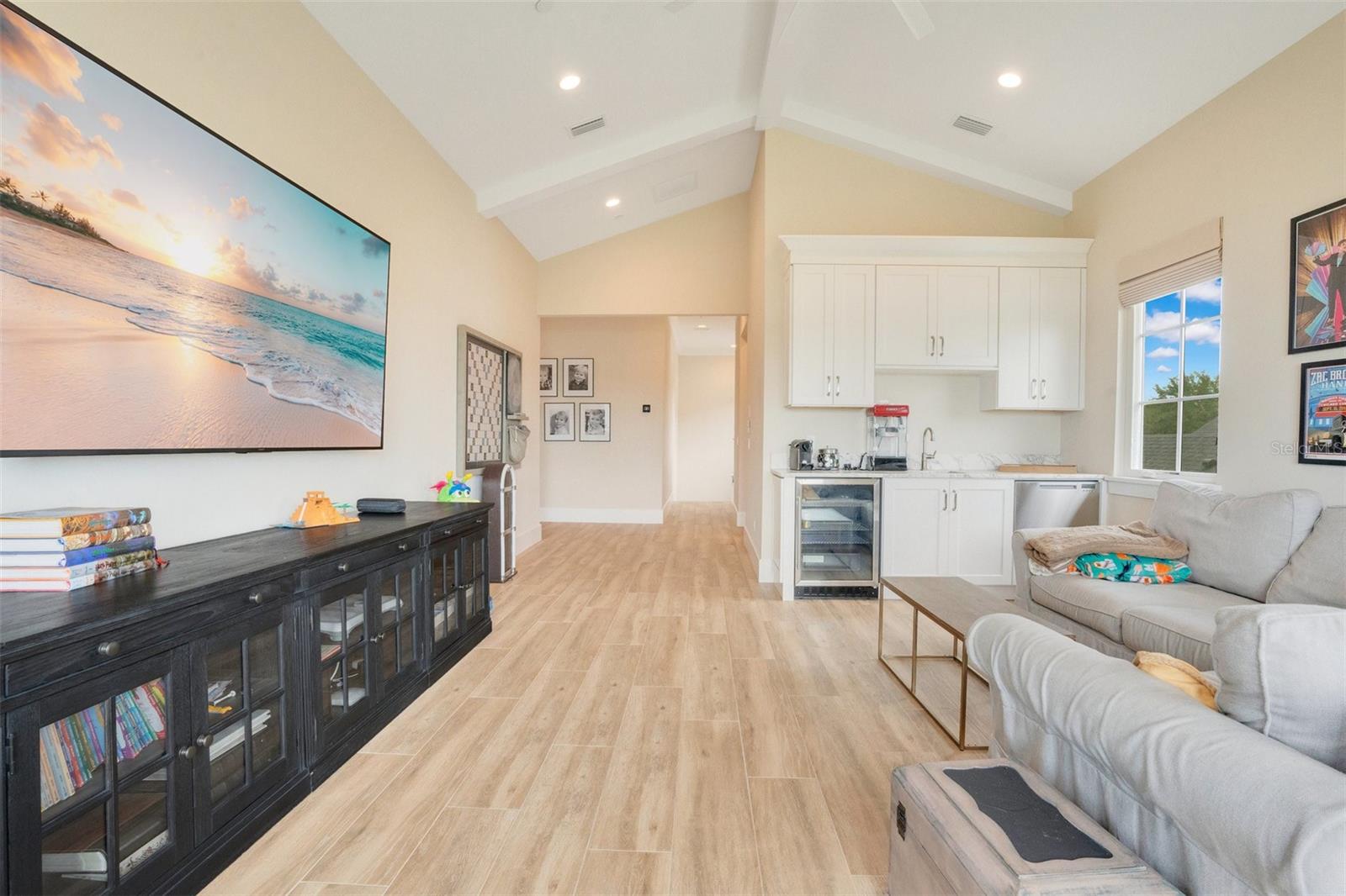 BALDWIN PARKA REP 1 - Residential