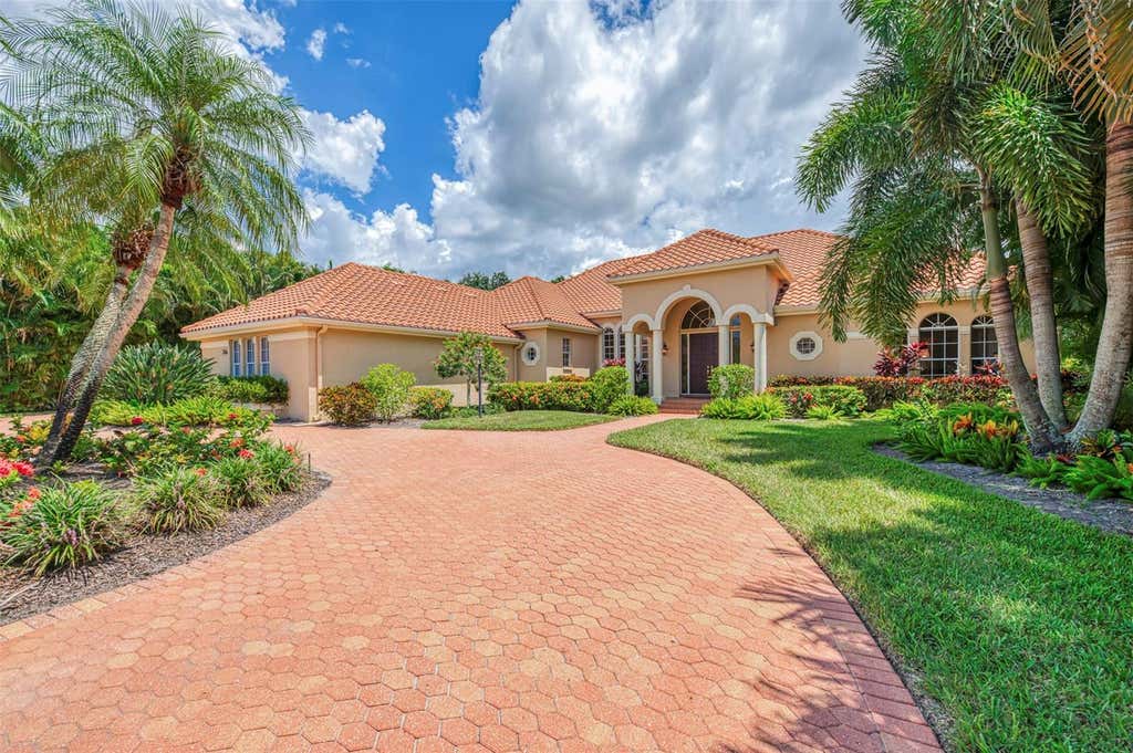 Photo of 314 Stone Briar Creek Drive, Venice, FL 34292 (MLS # N6145403)