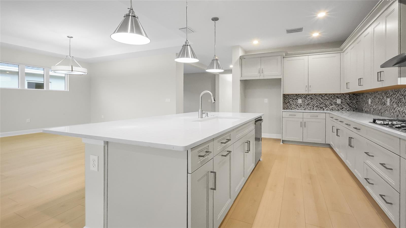 CRESSWIND AT LAKE HARRIS - Residential