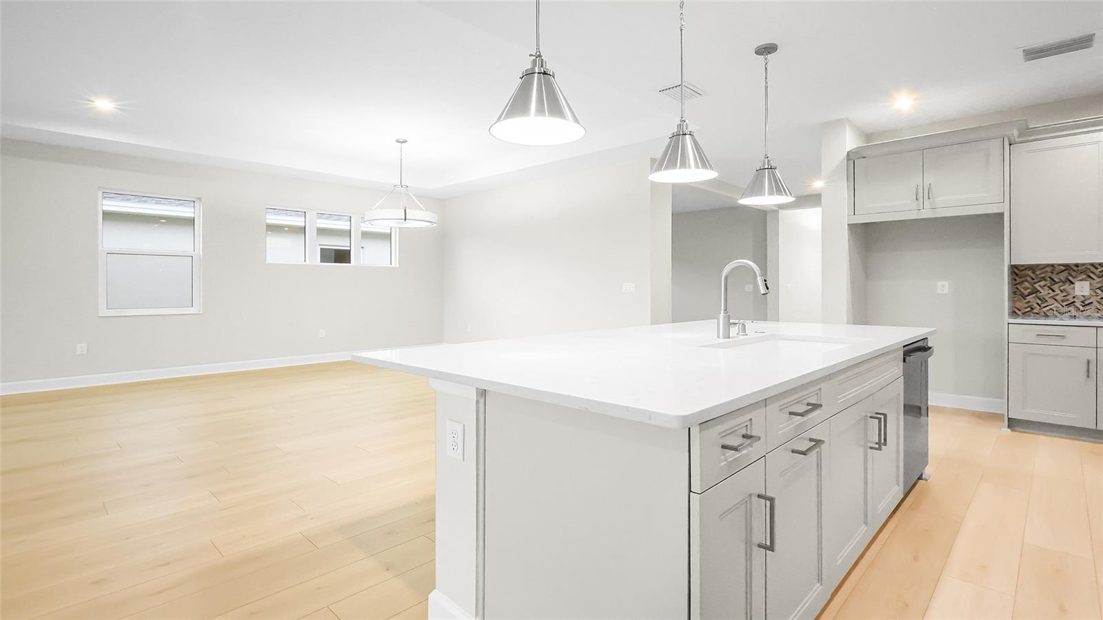 CRESSWIND AT LAKE HARRIS - Residential