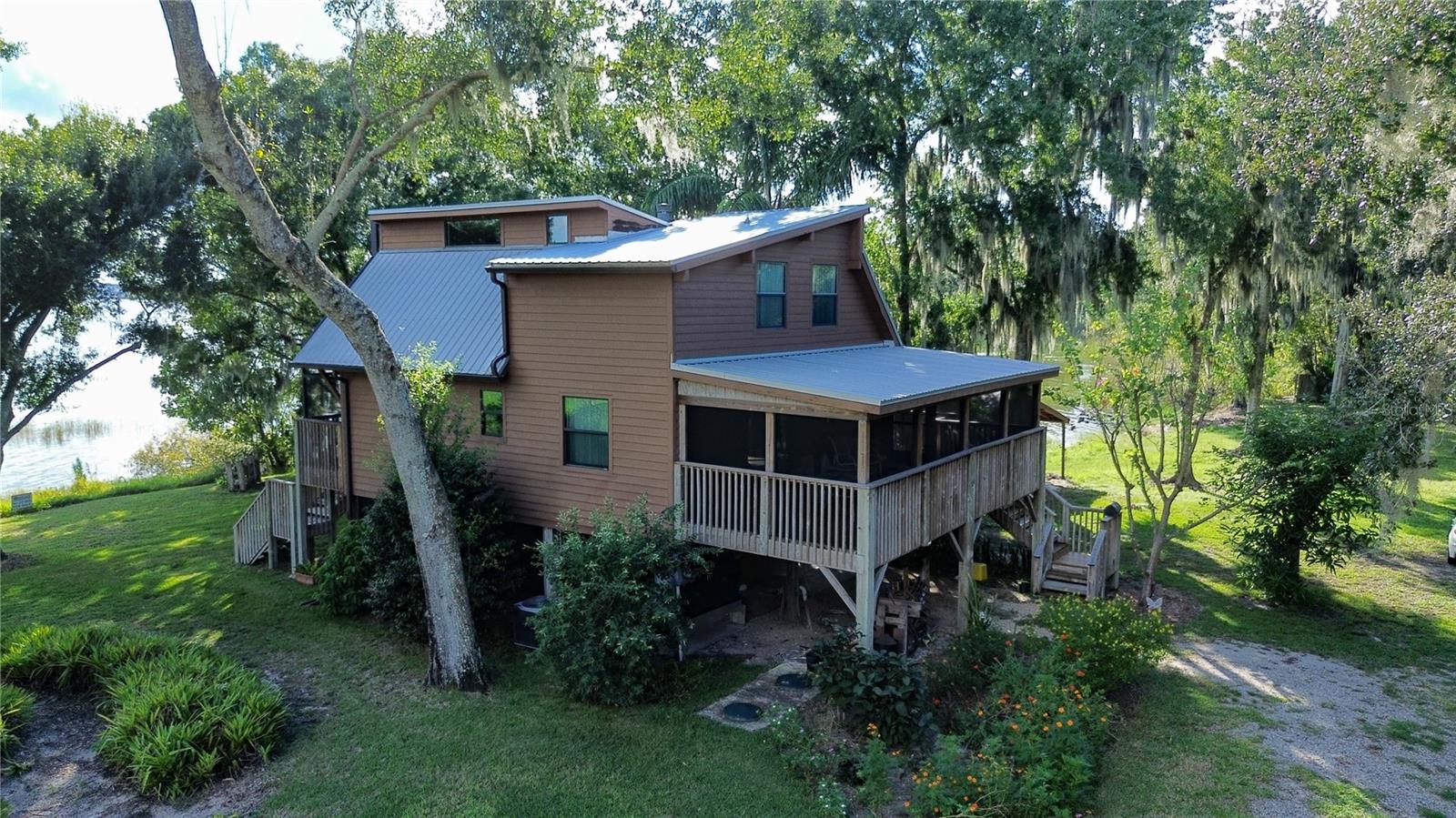 733 N LAKE REEDY BOULEVARD