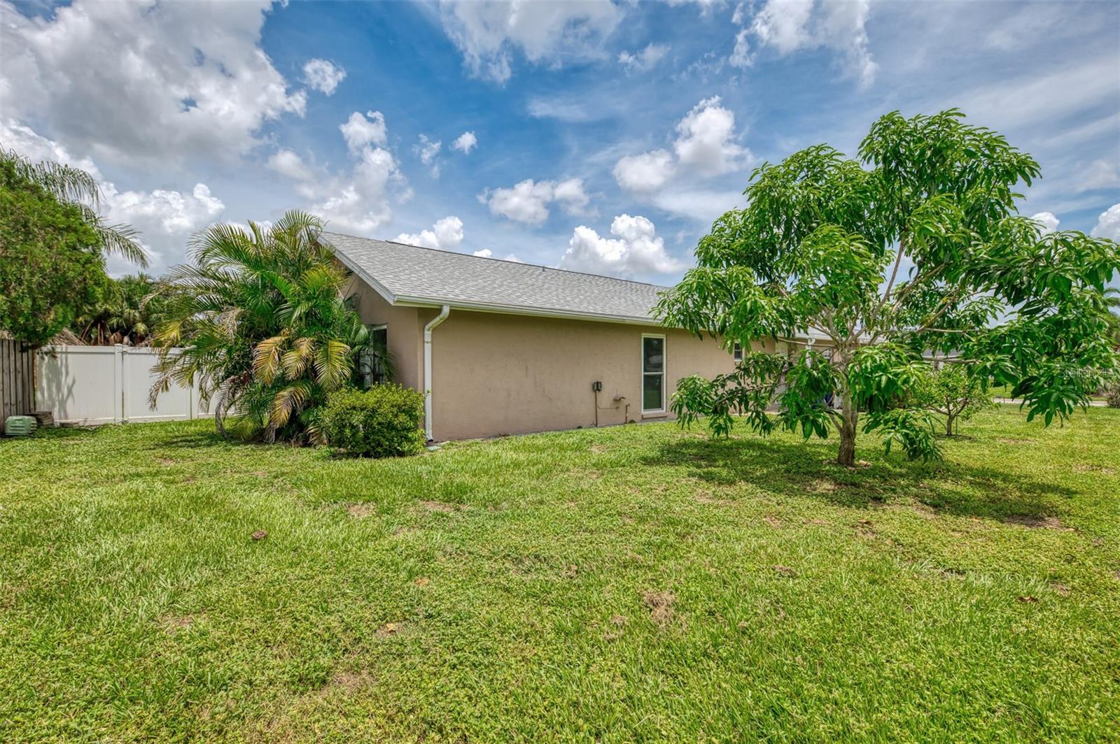 DESOTO LAKES COUNTRY CLUB COLONY 5 - Residential
