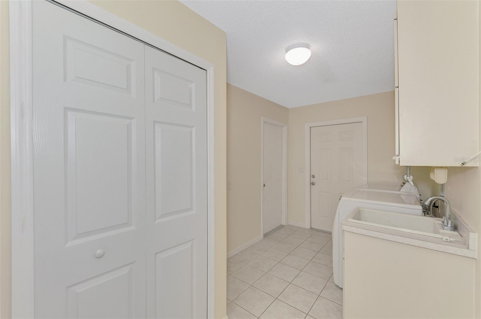 DESOTO LAKES COUNTRY CLUB COLONY 5 - Residential