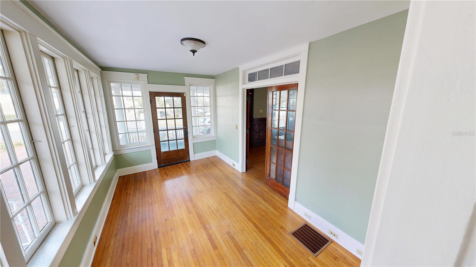 FLOOD & CASONS ADD - Commercial Lease