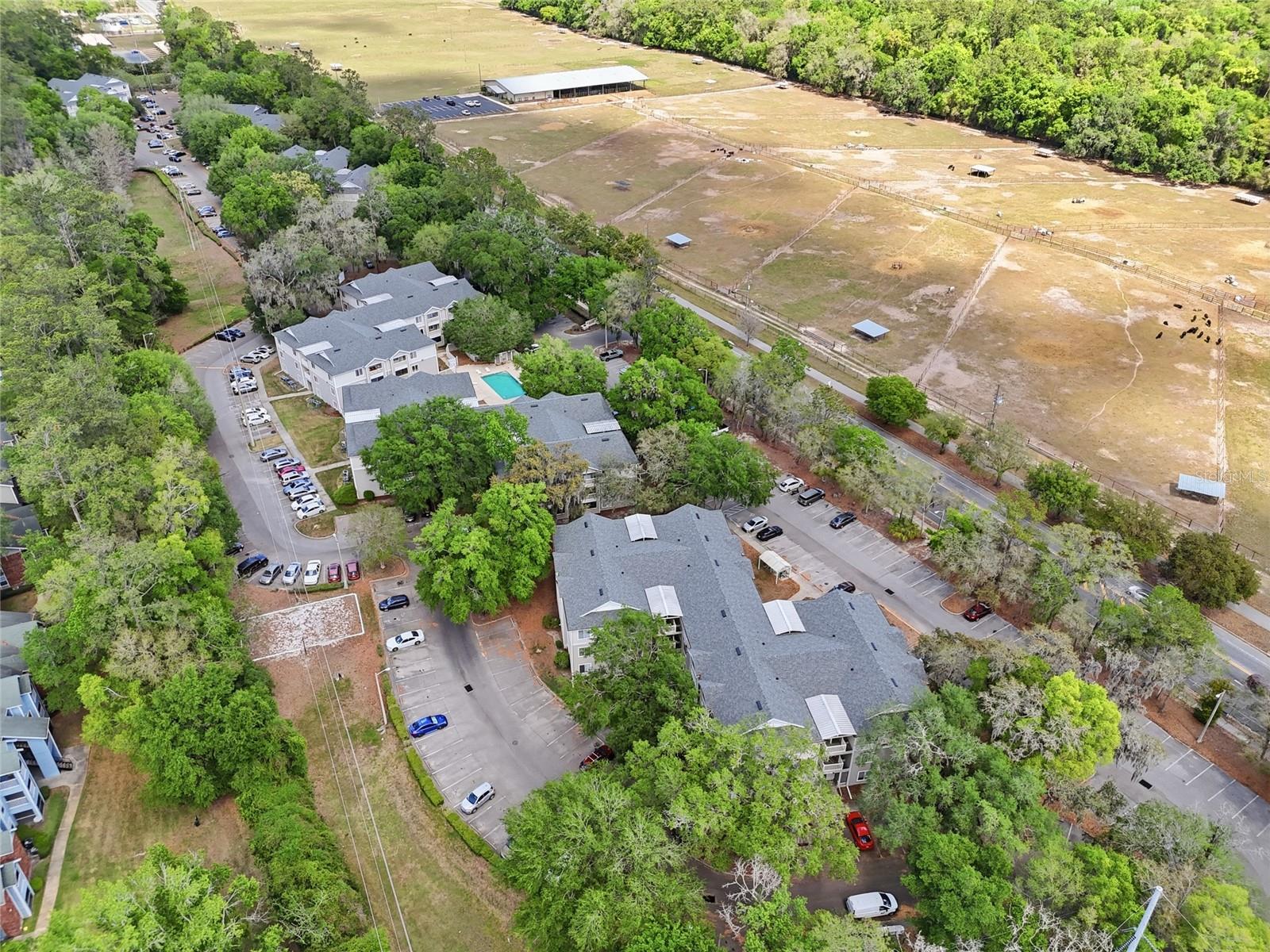 COUNTRYSIDE UNIVERSITY - Residential