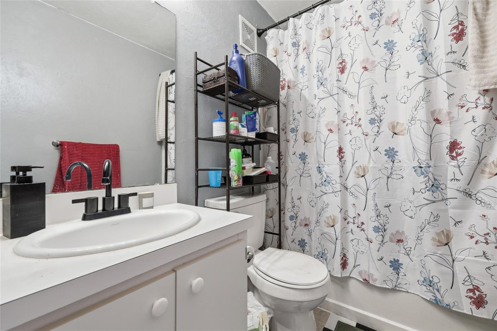 COUNTRYSIDE UNIVERSITY - Residential