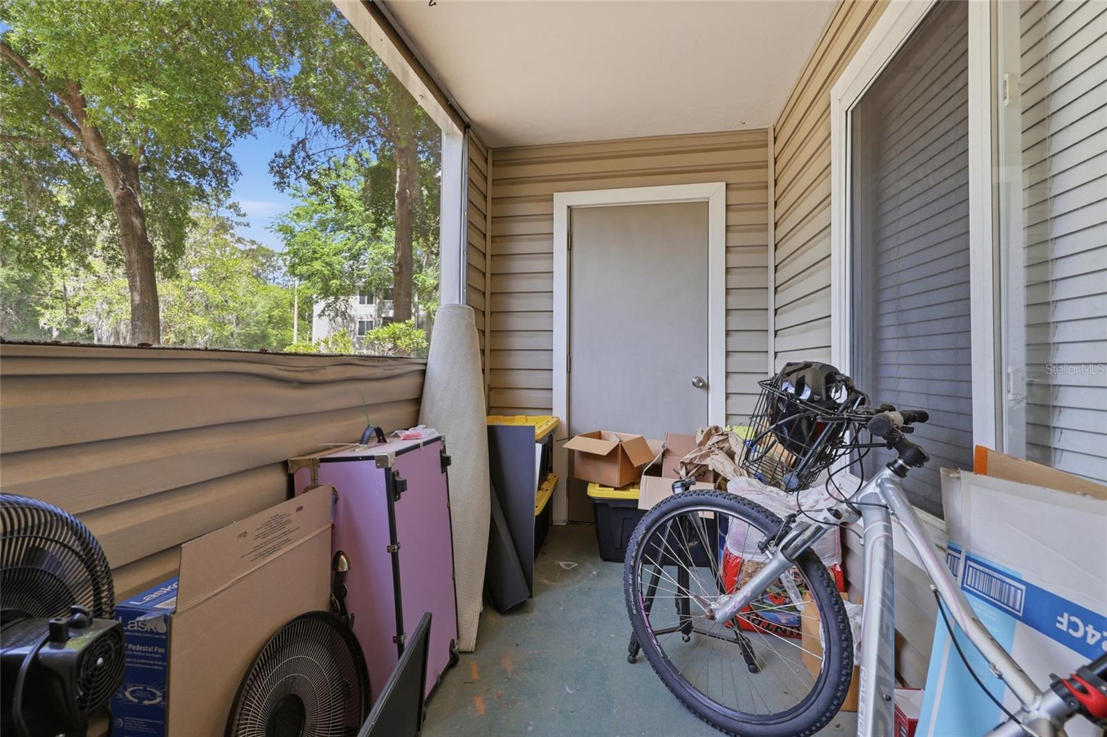 COUNTRYSIDE UNIVERSITY - Residential