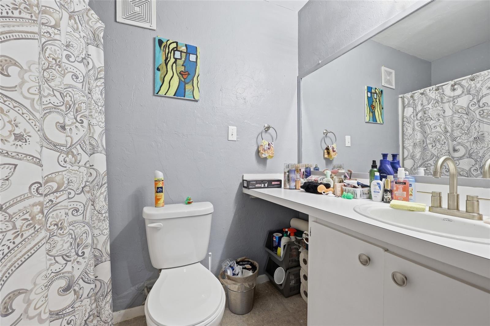 COUNTRYSIDE UNIVERSITY - Residential