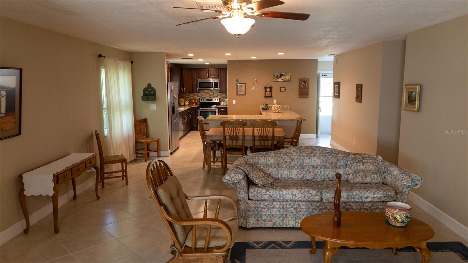 VILLAGE GREEN FOREST LAKE 12 - Residential