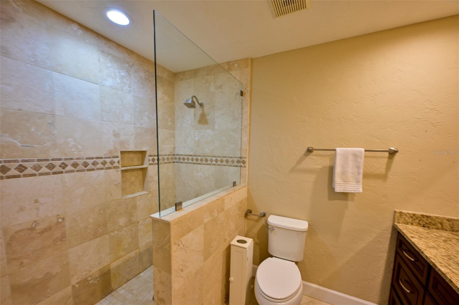 VILLAGE GREEN FOREST LAKE 12 - Residential