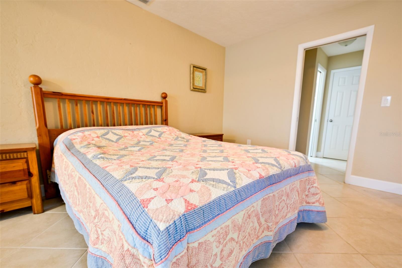 VILLAGE GREEN FOREST LAKE 12 - Residential