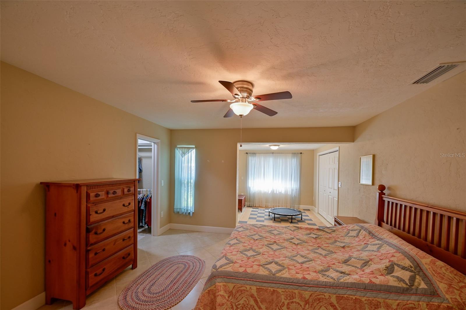 VILLAGE GREEN FOREST LAKE 12 - Residential