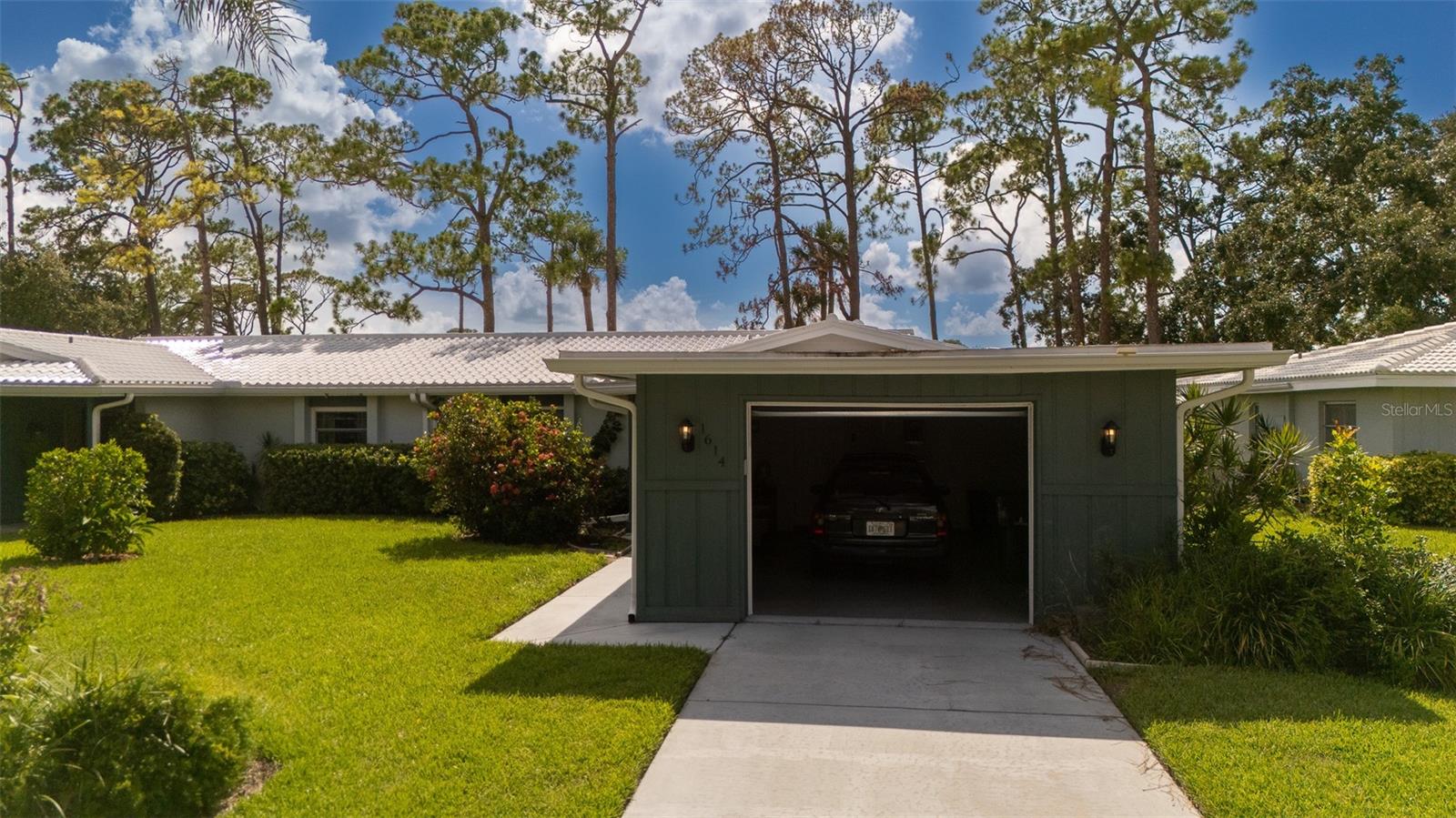 VILLAGE GREEN FOREST LAKE 12 - Residential