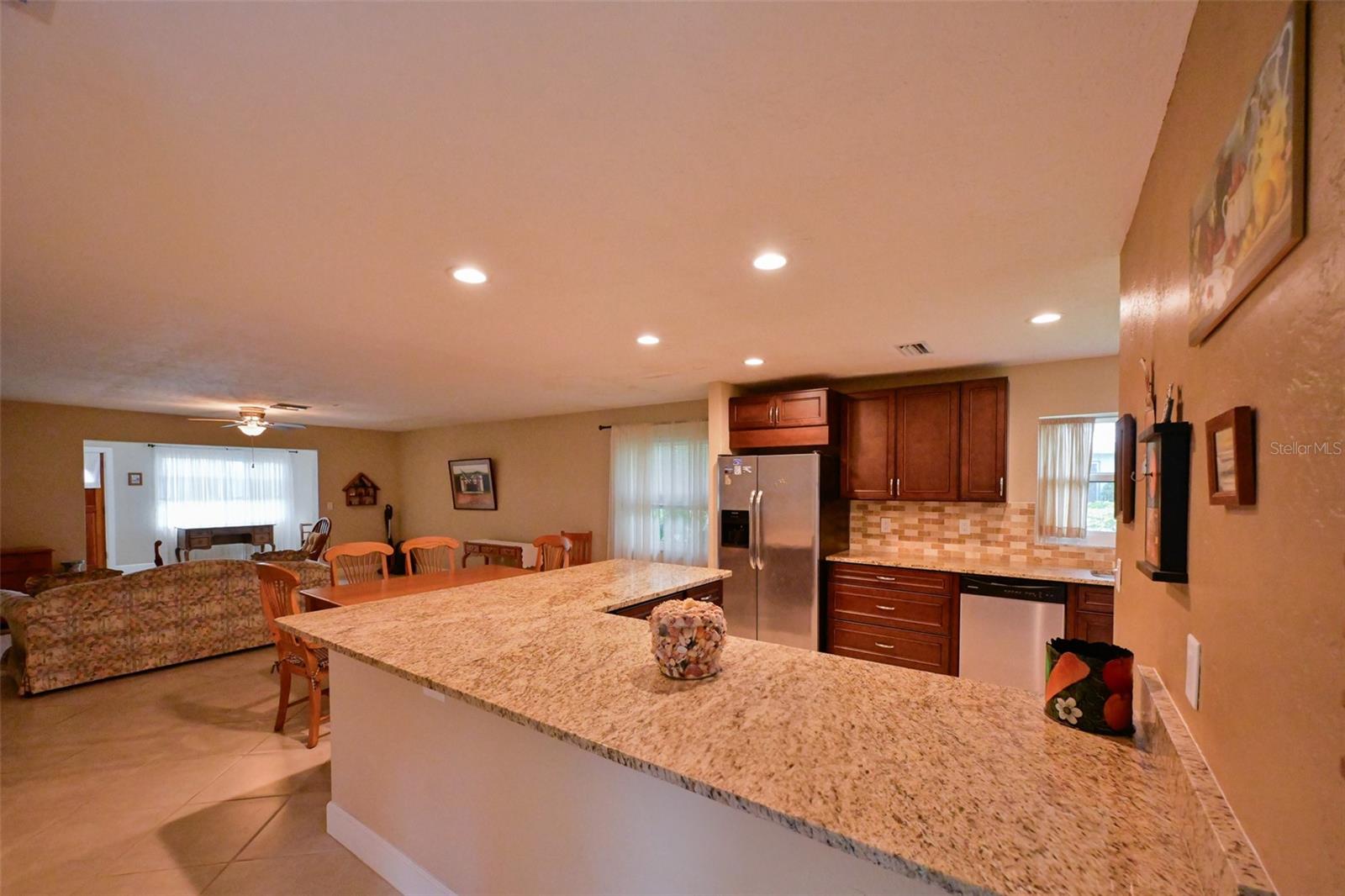 VILLAGE GREEN FOREST LAKE 12 - Residential