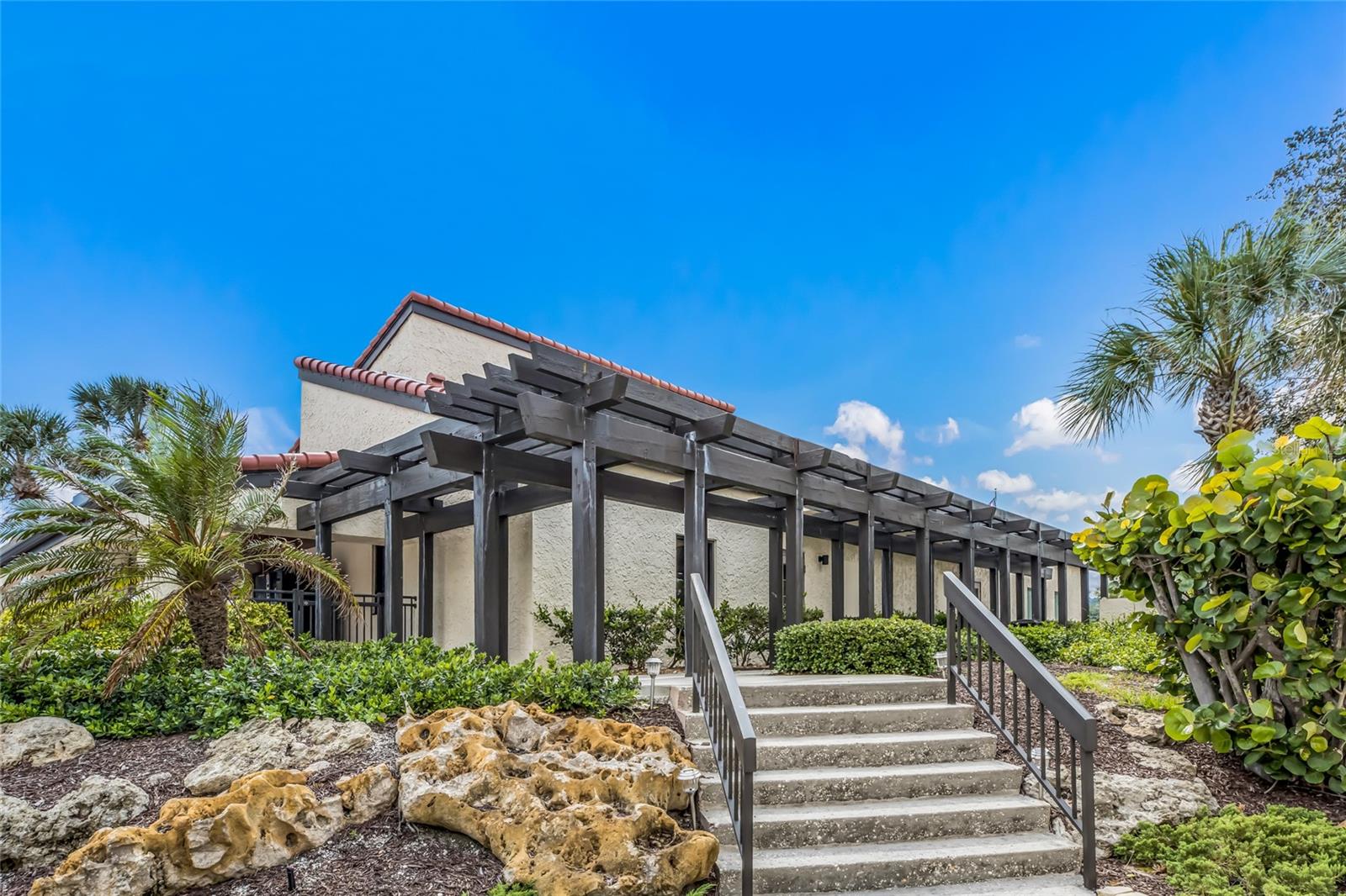 SEAPLACE III - Residential