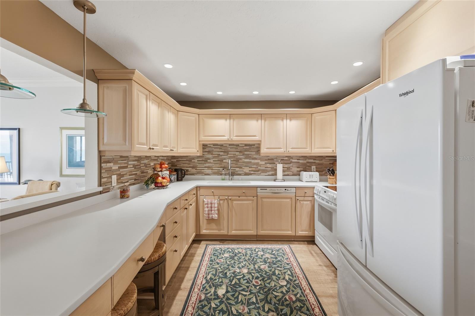 SEAPLACE III - Residential