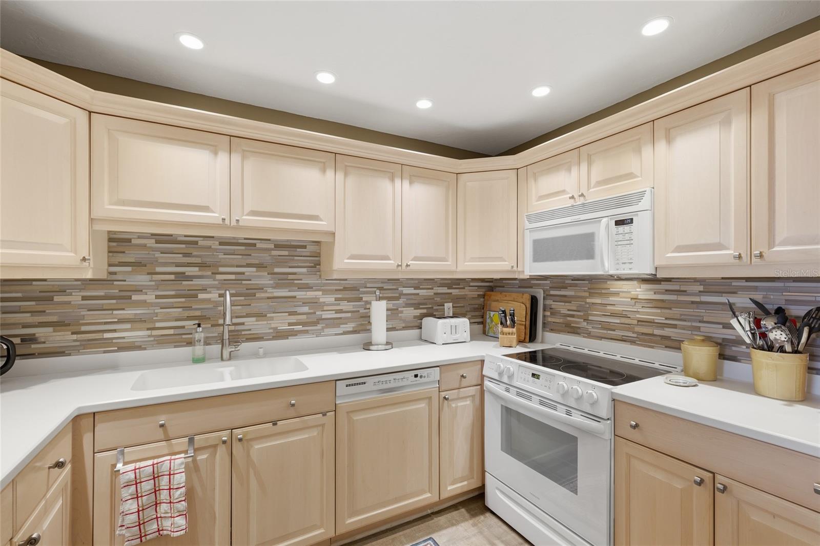 SEAPLACE III - Residential