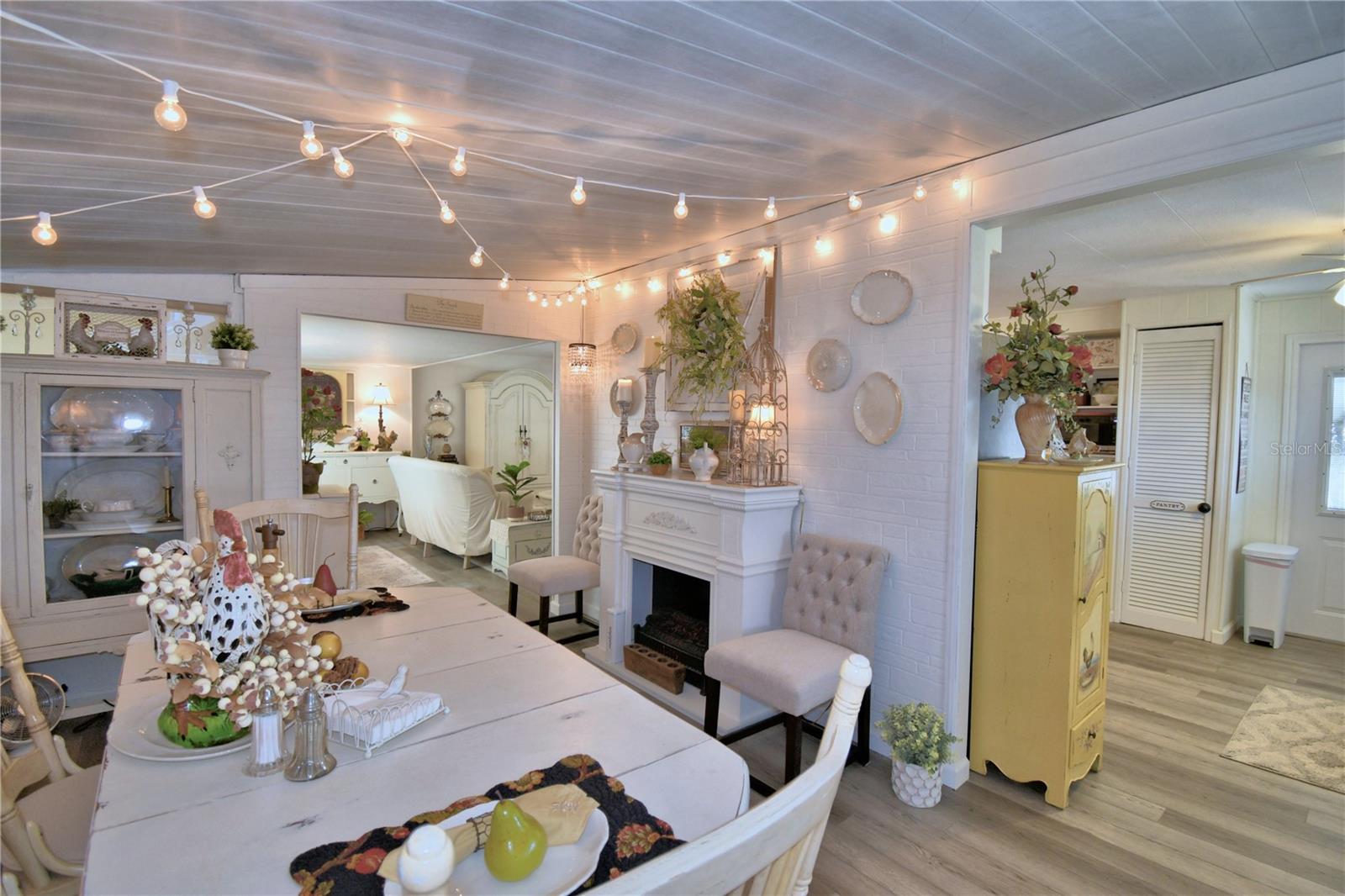 ARIANA SHORES MHP - Residential