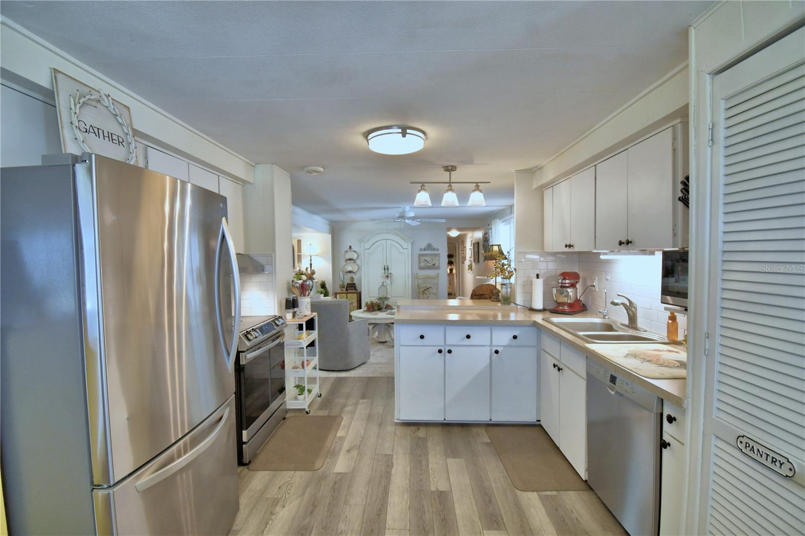 ARIANA SHORES MHP - Residential