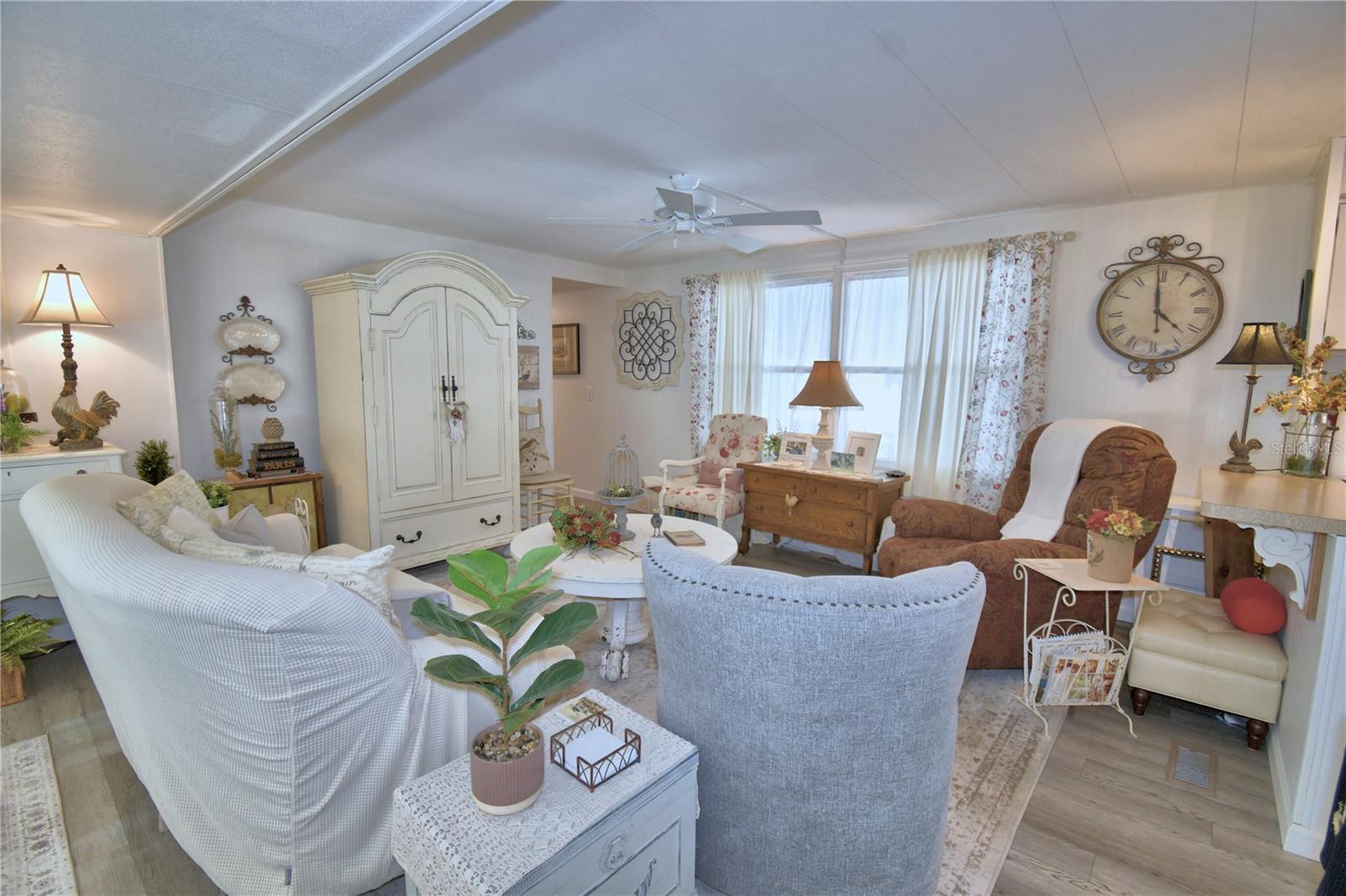 ARIANA SHORES MHP - Residential