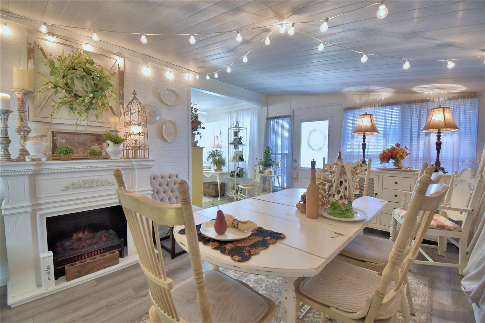 ARIANA SHORES MHP - Residential