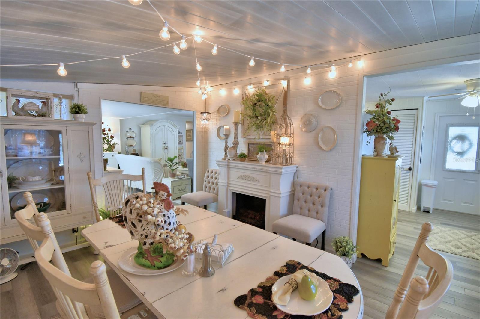 ARIANA SHORES MHP - Residential