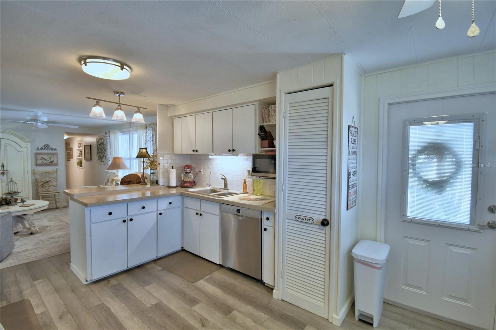 ARIANA SHORES MHP - Residential