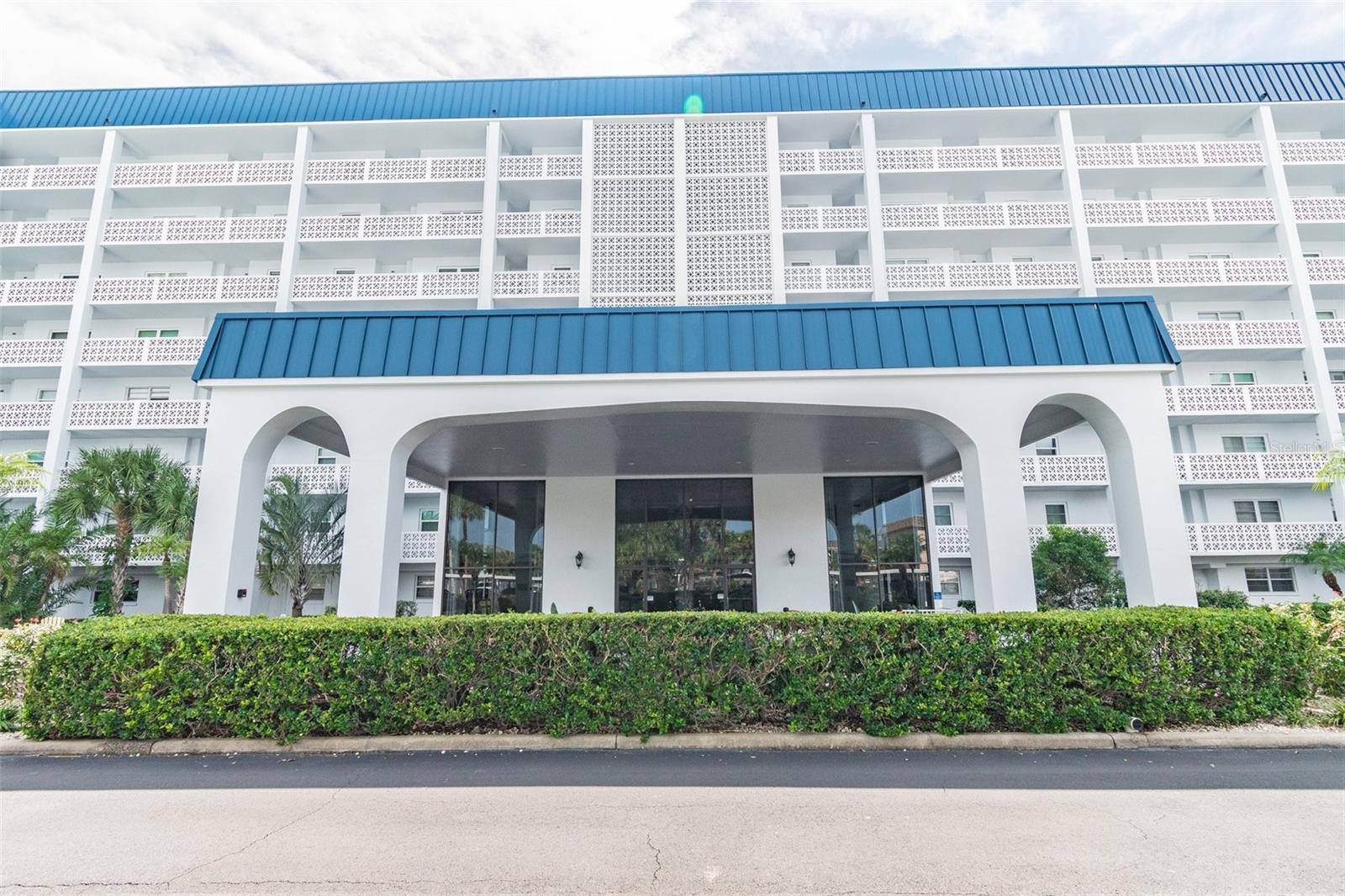 7 ELGIN PLACE 812