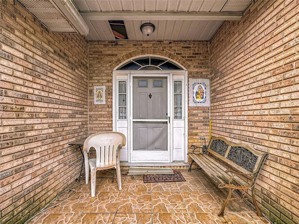 Photo of 1445 Beechwood Drive, Saint Cloud, FL 34772 (MLS # O6349717)