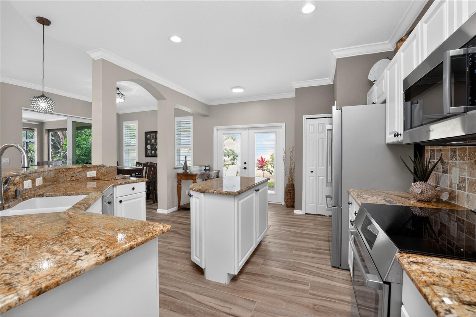 COURTSIDE LANDINGS LAND CONDO - Residential
