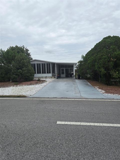 A home in BROOKSVILLE