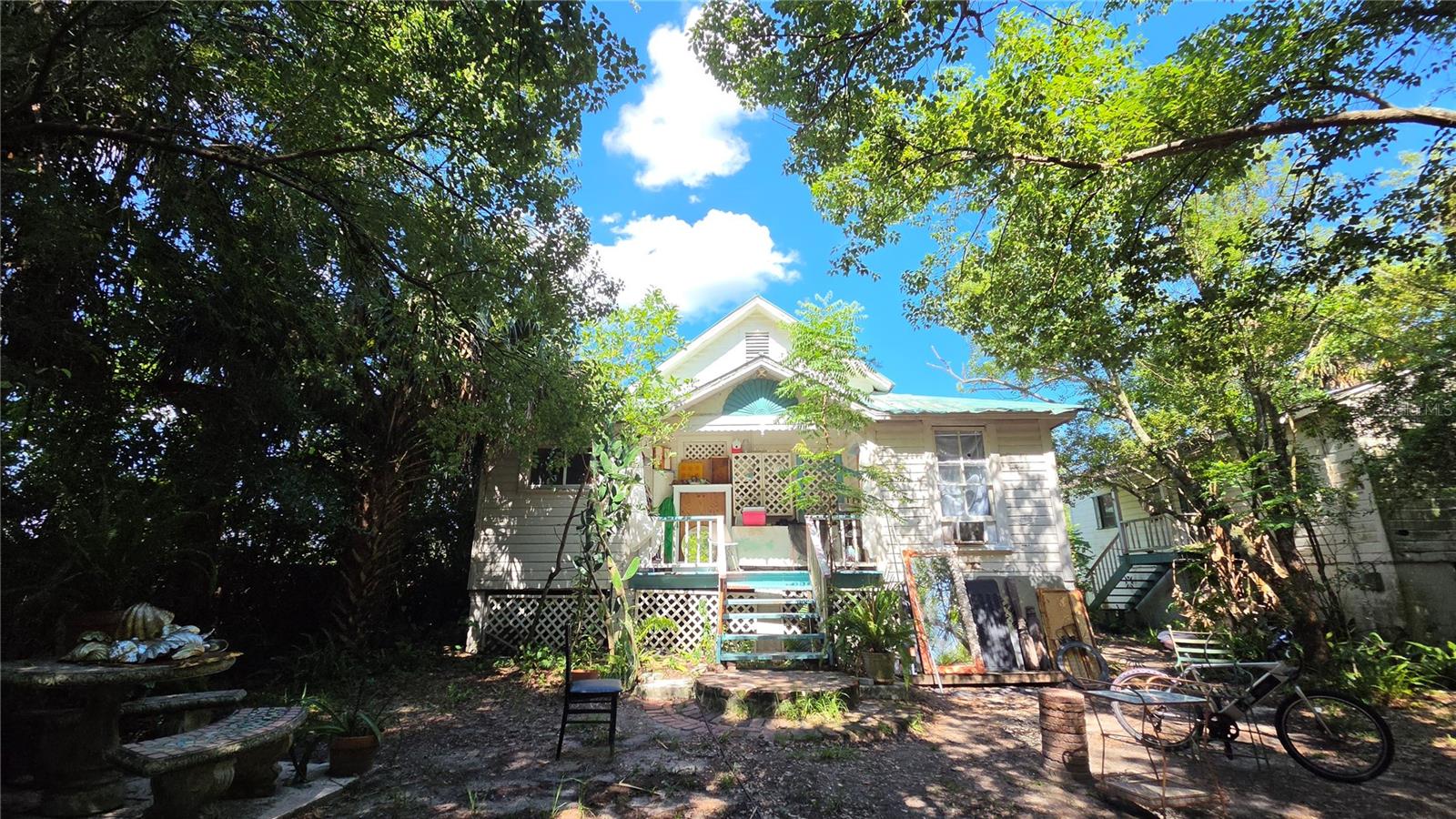 236 N AMELIA AVENUE