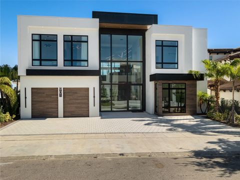 Photo of 901 Golden Bear Drive, Reunion, FL 34747 (MLS # O6350383)