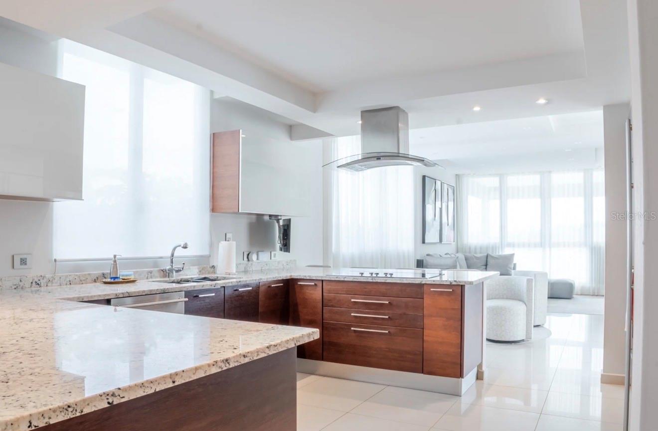 SENDEROS DE MONTEHIEDRA - Residential