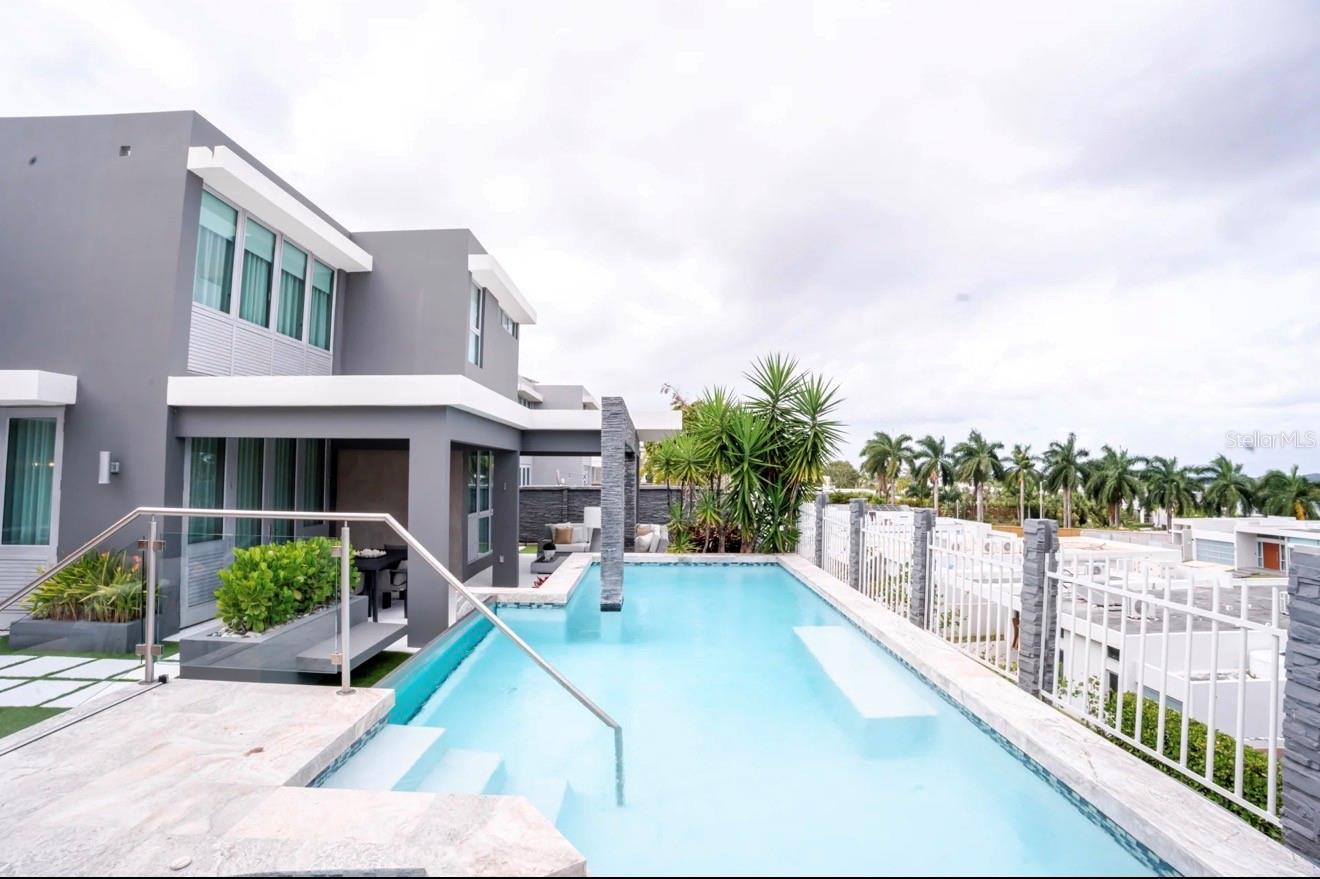 SENDEROS DE MONTEHIEDRA - Residential