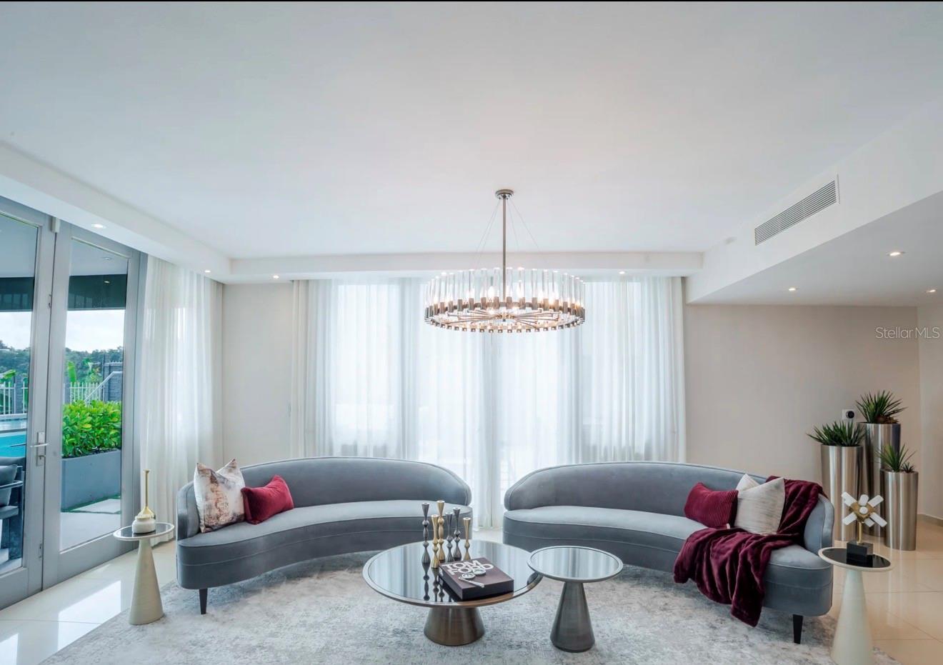 SENDEROS DE MONTEHIEDRA - Residential