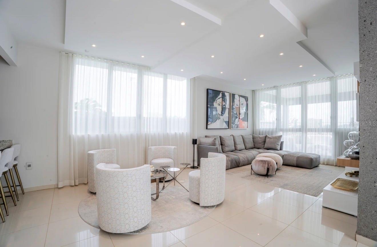 SENDEROS DE MONTEHIEDRA - Residential