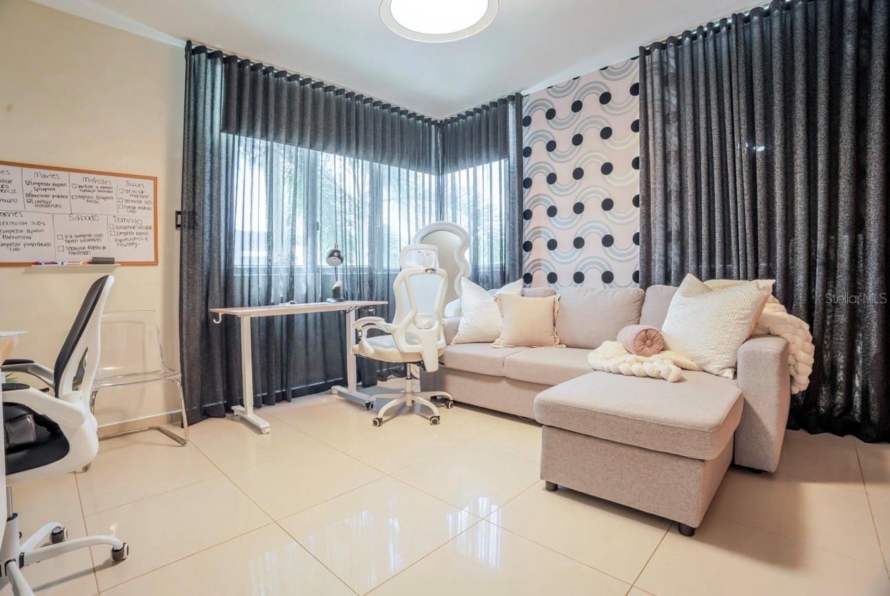 SENDEROS DE MONTEHIEDRA - Residential