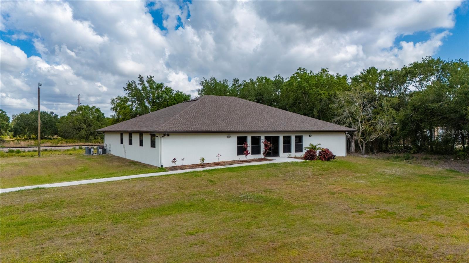 5241 SW HIGHWAY 17