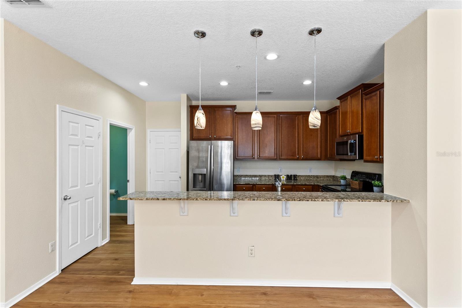 SUTTON PLACE TWNHMS A REP - Residential