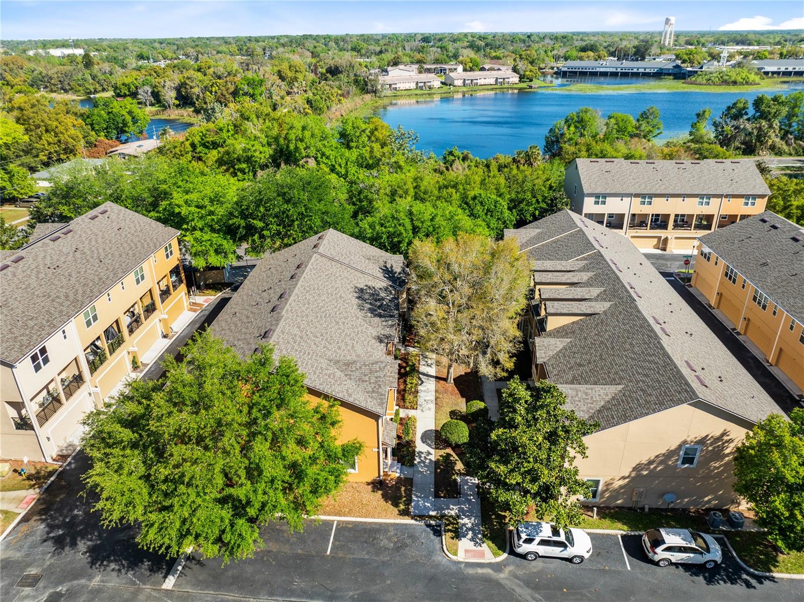 SUTTON PLACE TWNHMS A REP - Residential