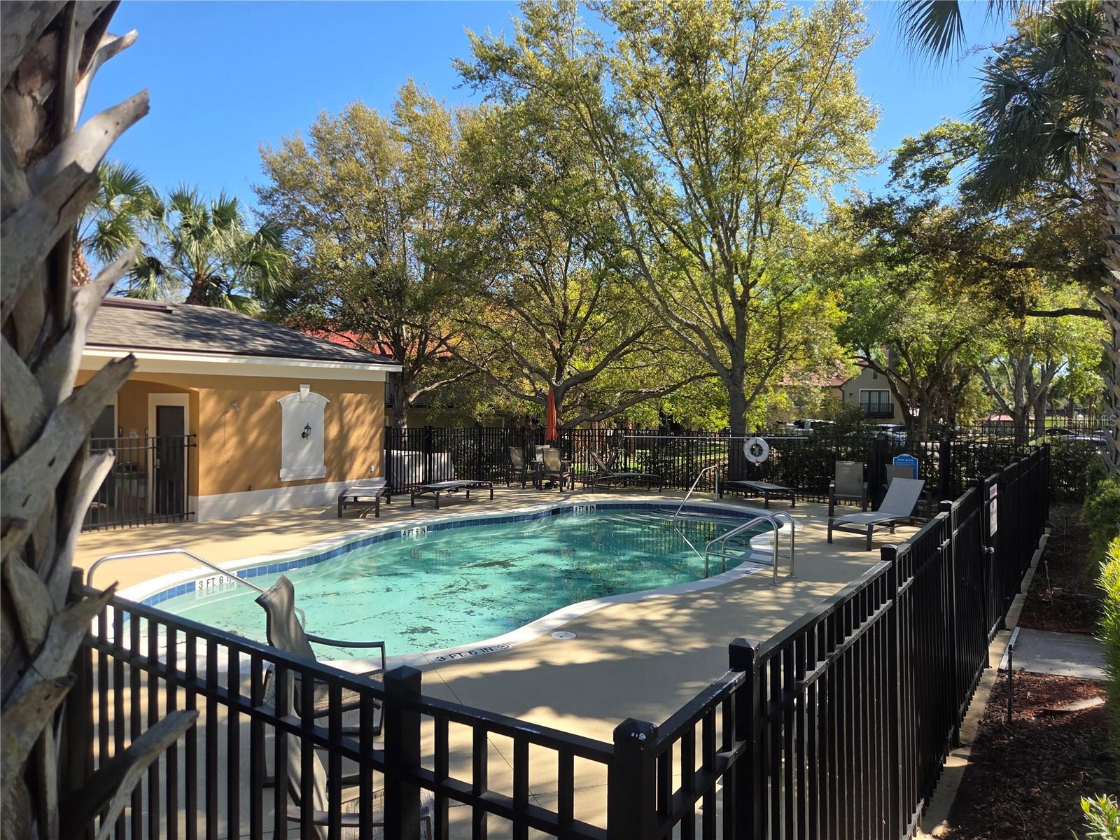 SUTTON PLACE TWNHMS A REP - Residential