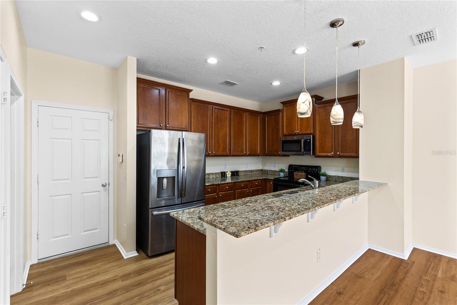 SUTTON PLACE TWNHMS A REP - Residential