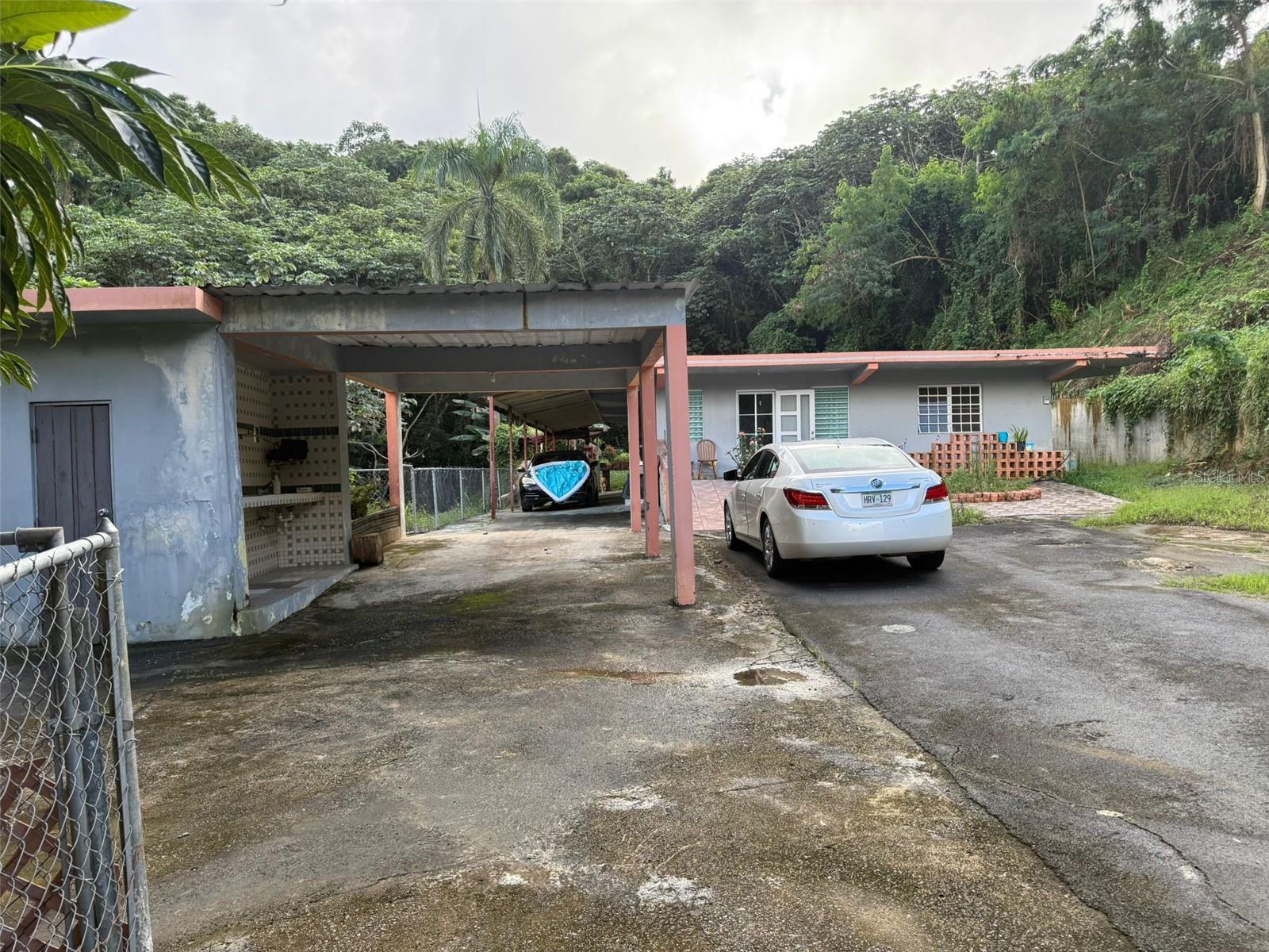 ANTON RUIZ - Residential